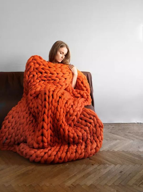 COZY CHUNKY KNIT THROW BLANKET