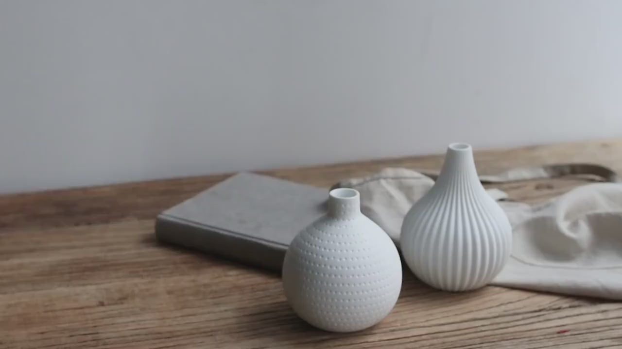 TEXTURED RAINDROP VASES