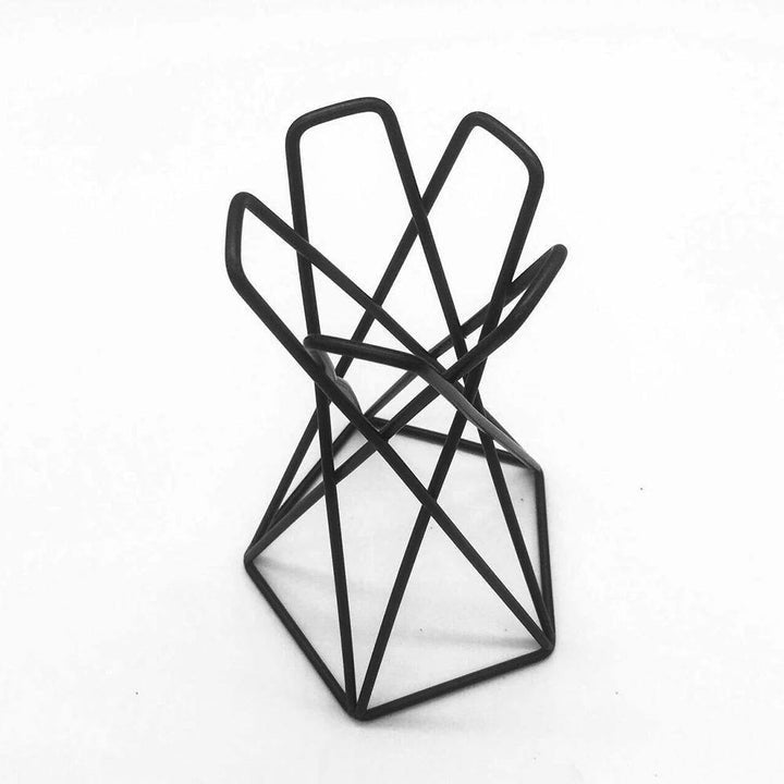 TWISTED GEOMETRIC METAL AIR PLANT STAND