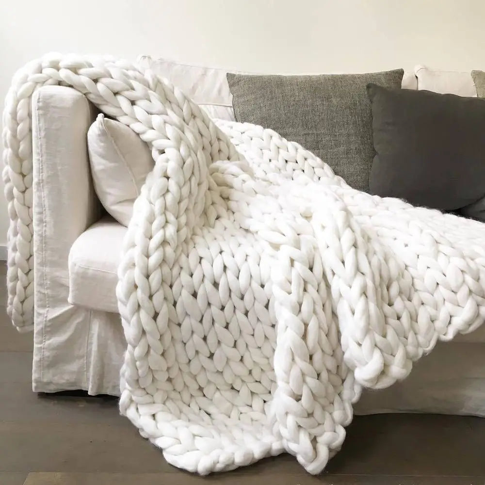 COZY CHUNKY KNIT THROW BLANKET