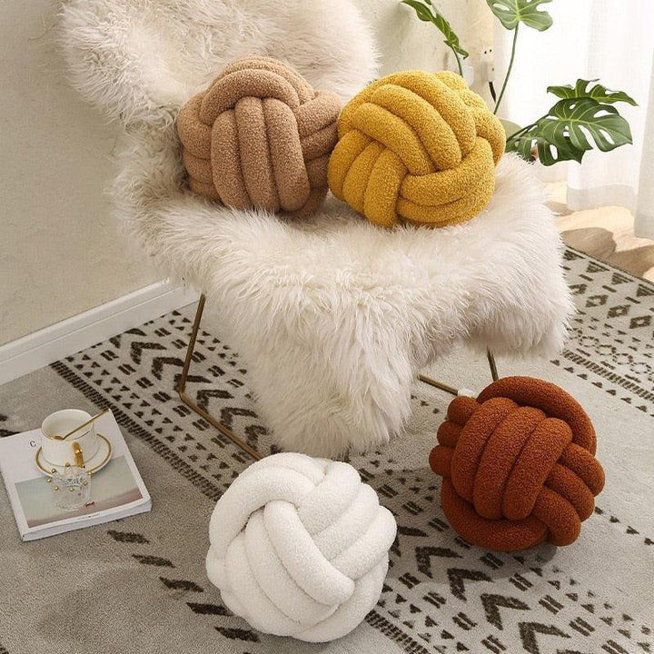 TRIPLE KNOT COTTON FLEECE PILLOW