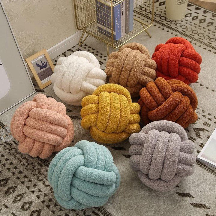 TRIPLE KNOT COTTON FLEECE PILLOW