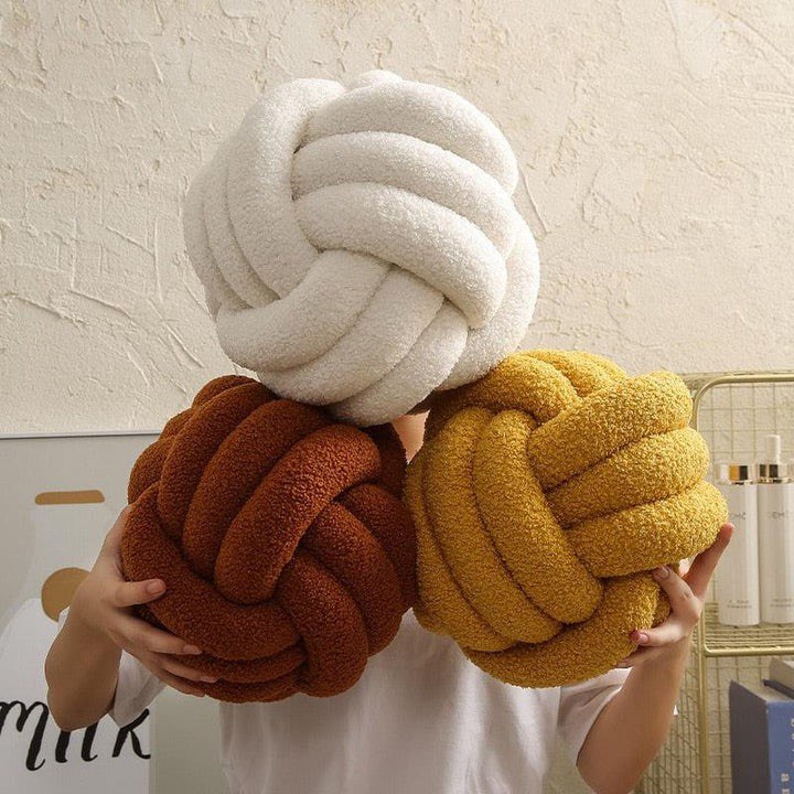 TRIPLE KNOT COTTON FLEECE PILLOW