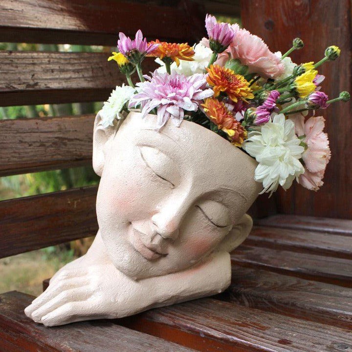 HERA SLEEPING FACE PLANTER