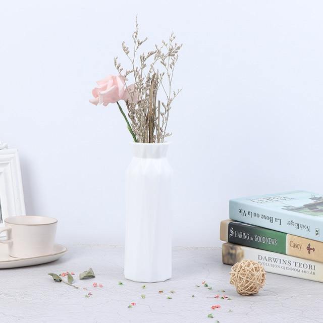 ANGULAR GEOMETRIC FLOWER VASE