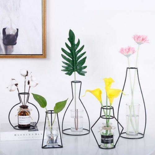 MINIMAL IRON LINE VASE HOLDER