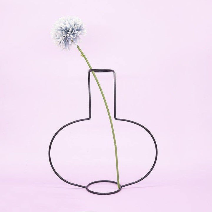 MINIMAL IRON LINE VASE HOLDER