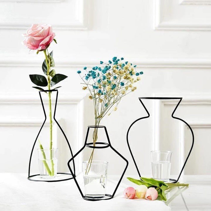 MINIMAL IRON LINE VASE HOLDER