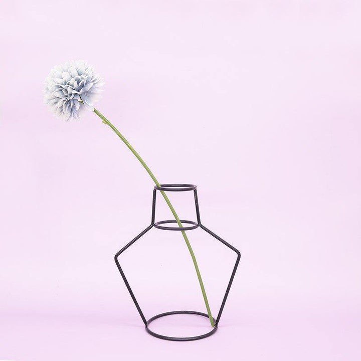 MINIMAL IRON LINE VASE HOLDER