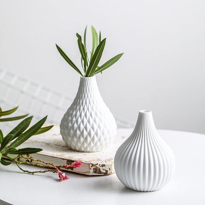 TEXTURED RAINDROP VASES