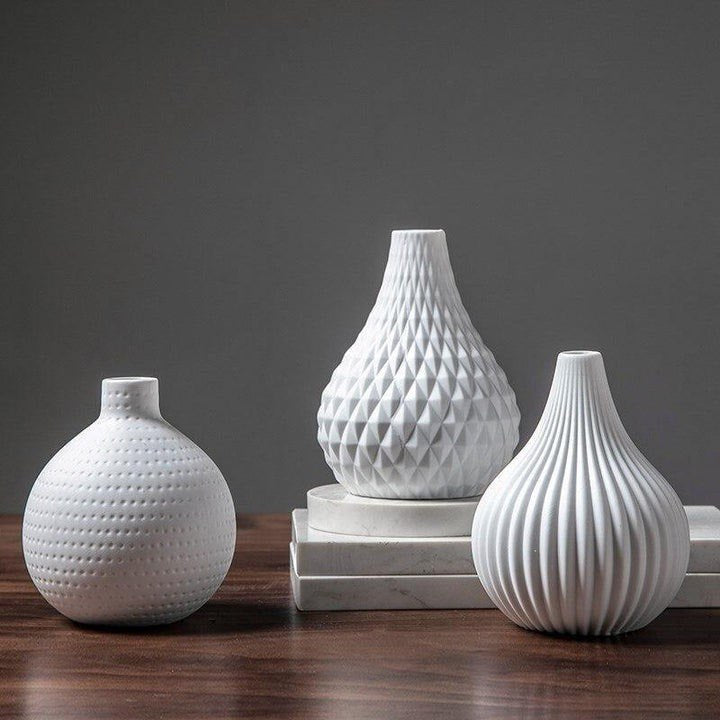 TEXTURED RAINDROP VASES